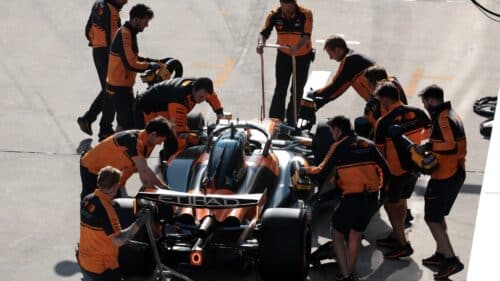 F1 GP Cina | Crisi McLaren: Piastri e Norris non partono per due guasti diversi alle PU Mercedes