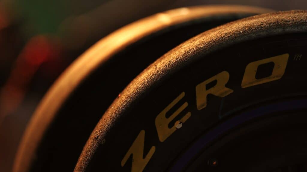 F1 | Pirelli porta in Giappone le mescole più dure: un solo pit-stop e rischio graining