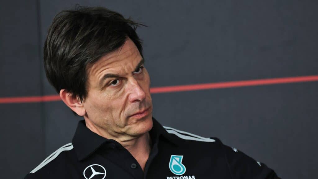 F1 | Wolff spegne le voci su Verstappen: “Nessun motivo per cambiare”