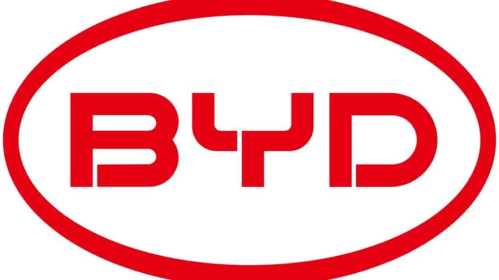 La Formula 1 guarda a Oriente: BYD ammette i primi contatti con Stefano Domenicali