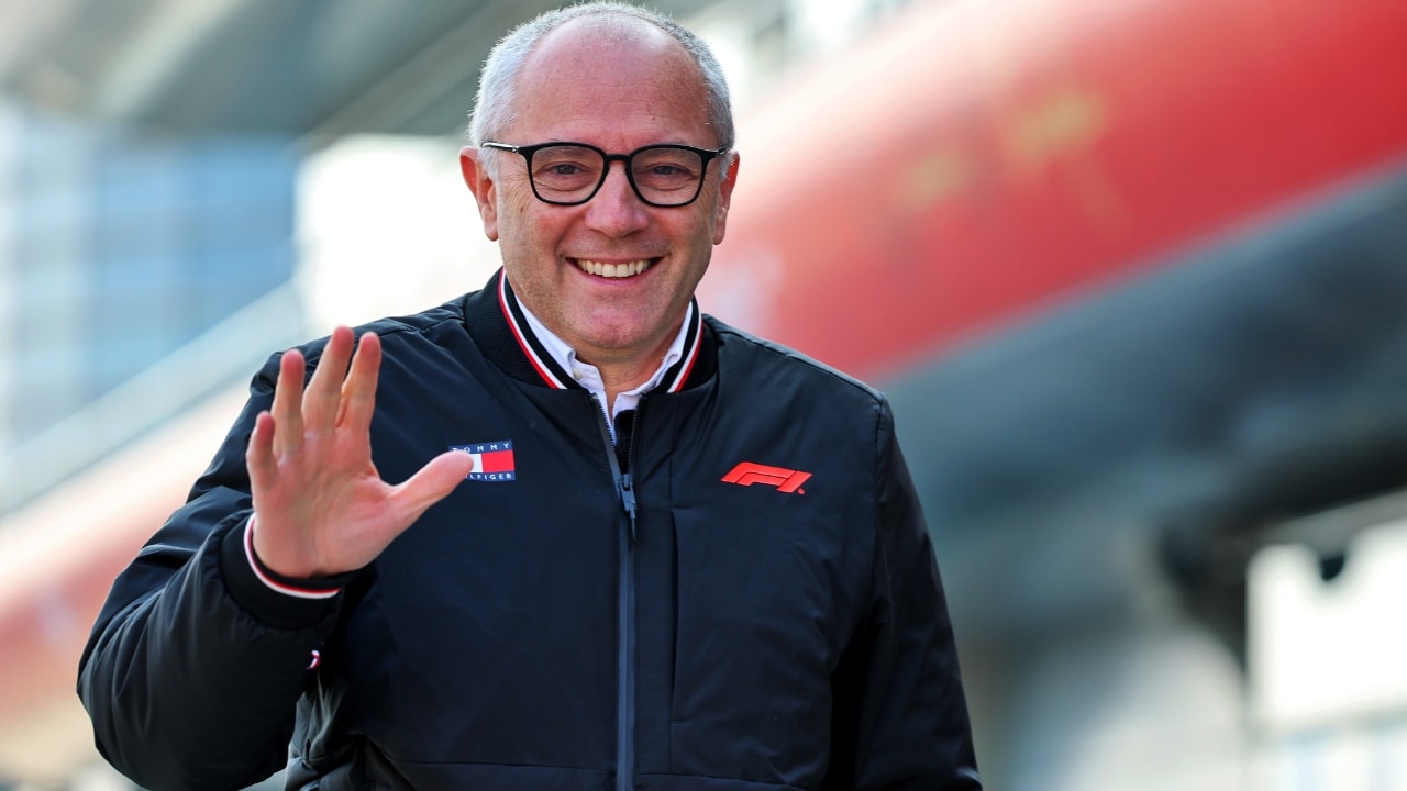 Domenicali difende la F1: “Tifosi contenti. Sorpassi artificiali? C’è poca memoria storica”