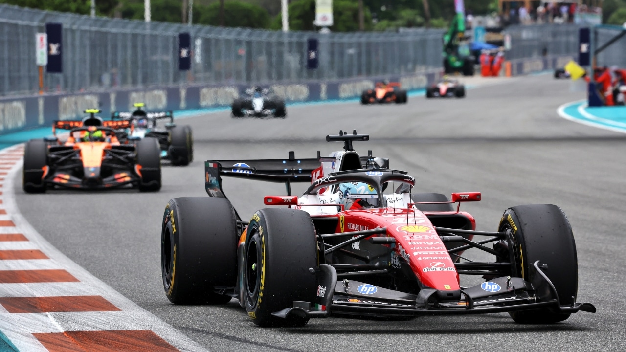 F1 GP Miami | Danno e beffa per la Ferrari: 20 secondi di penalità (Drive Through) a Leclerc
