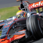 Penalizzate di cinque posizioni le due McLaren