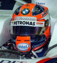 Robert Kubica conquista in Bahrain la prima pole per la BMW