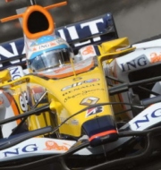 Renault: Alonso annuncia una tattica aggressiva, Piquet spera nella pioggia