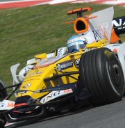 Doppio ritiro per la Renault in Spagna