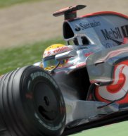 Hamilton chiude al comando i test di Silverstone