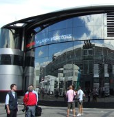 La McLaren potrebbe evitare di ritrovarsi ai Gran Premi nell'ultimo box