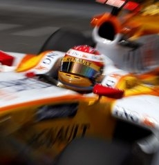 Renault F1: Settimo posto per Alonso, ritiro per Piquet
