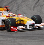 Alonso chiede alla Renault di non mollare la stagione