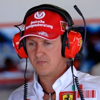 Schumacher in Ferrari per altri tre anni